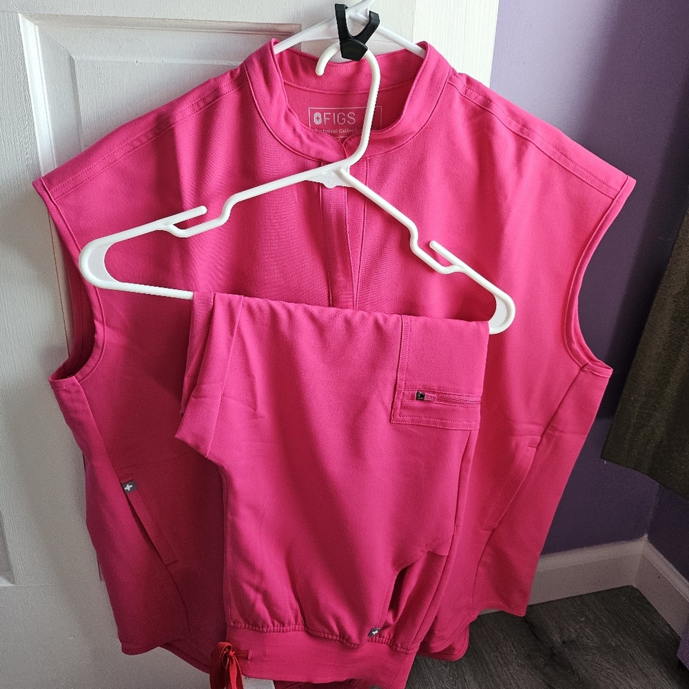 FIGS Womens Vibrant Pink Rafaela Scrub Top Amd Zamora Jogger Pants Size Medium